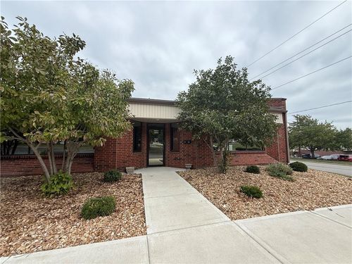 1986 Nw Copper Oaks Cir, Blue Springs, MO, 64015-8300 | Card Image