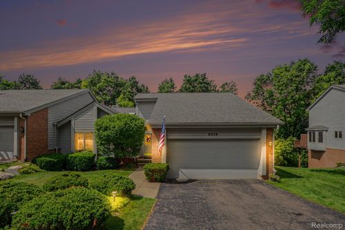 6638 Ridgeview Dr, Clarkston, MI, 48346-4456 | Card Image