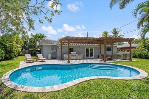 4461 Ne 19th Ave, Oakland Park, FL, 33308-5105 | Card Image