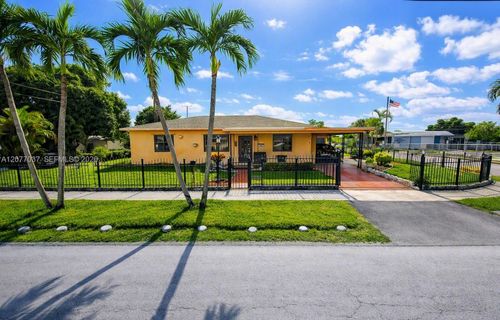 8210 Nw 34th Avenue, Miami, FL, 33147 | Card Image