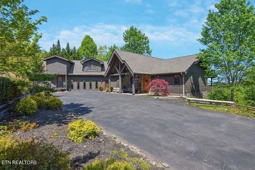 2837 Cedar Falls Way, Sevierville, TN, 37862-7965 | Card Image