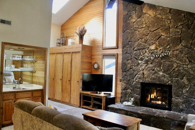 6-Livingroom_Bar-R10 | Image 6