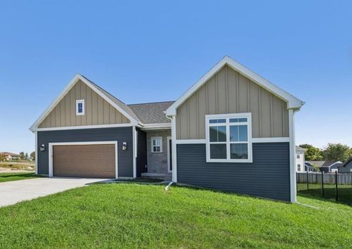 542 Shady St, COTTAGE GROVE, WI, 53527-8707 | Card Image