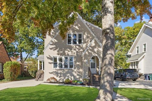 129 E Maryland Ave, Royal Oak, MI, 48067-3722 | Card Image