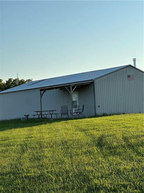 5361 Ne J C Penney Dr, Hamilton, MO, 64644 | Card Image