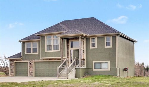 16699 Dana Ln, Leavenworth, KS, 66048-8907 | Card Image