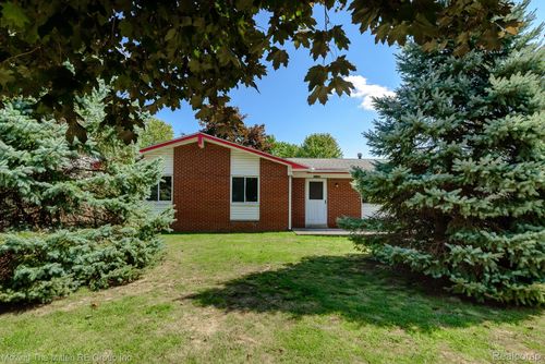 11137 Jackson St, Van Buren Township, MI, 48111-3421 | Card Image