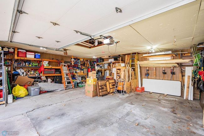 Great Space in the Garage | Image 34