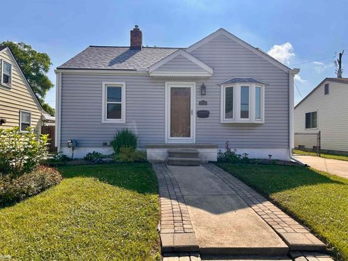 27346 Pinehurst St, Roseville, MI, 48066-2862 | Card Image