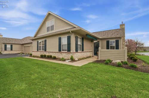 a-2690 Canterbury Cir, Port Clinton, OH, 43452 | Card Image