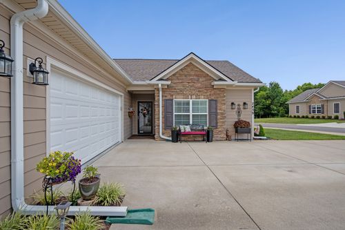 2439 Stonecenter Ln, Murfreesboro, TN, 37128-1109 | Card Image