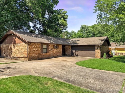 209 E Seneca Street, Tahlequah, OK, 74464 | Card Image