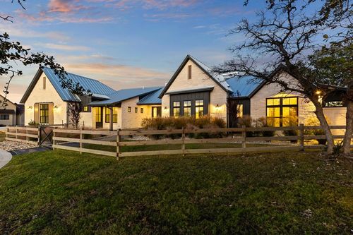171 Flowering Sage Ln, Fredericksburg, TX, 78624-8407 | Card Image