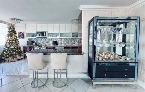 6a-1920 S Ocean Dr, Hallandale Beach, FL, 33009-5954 | Card Image