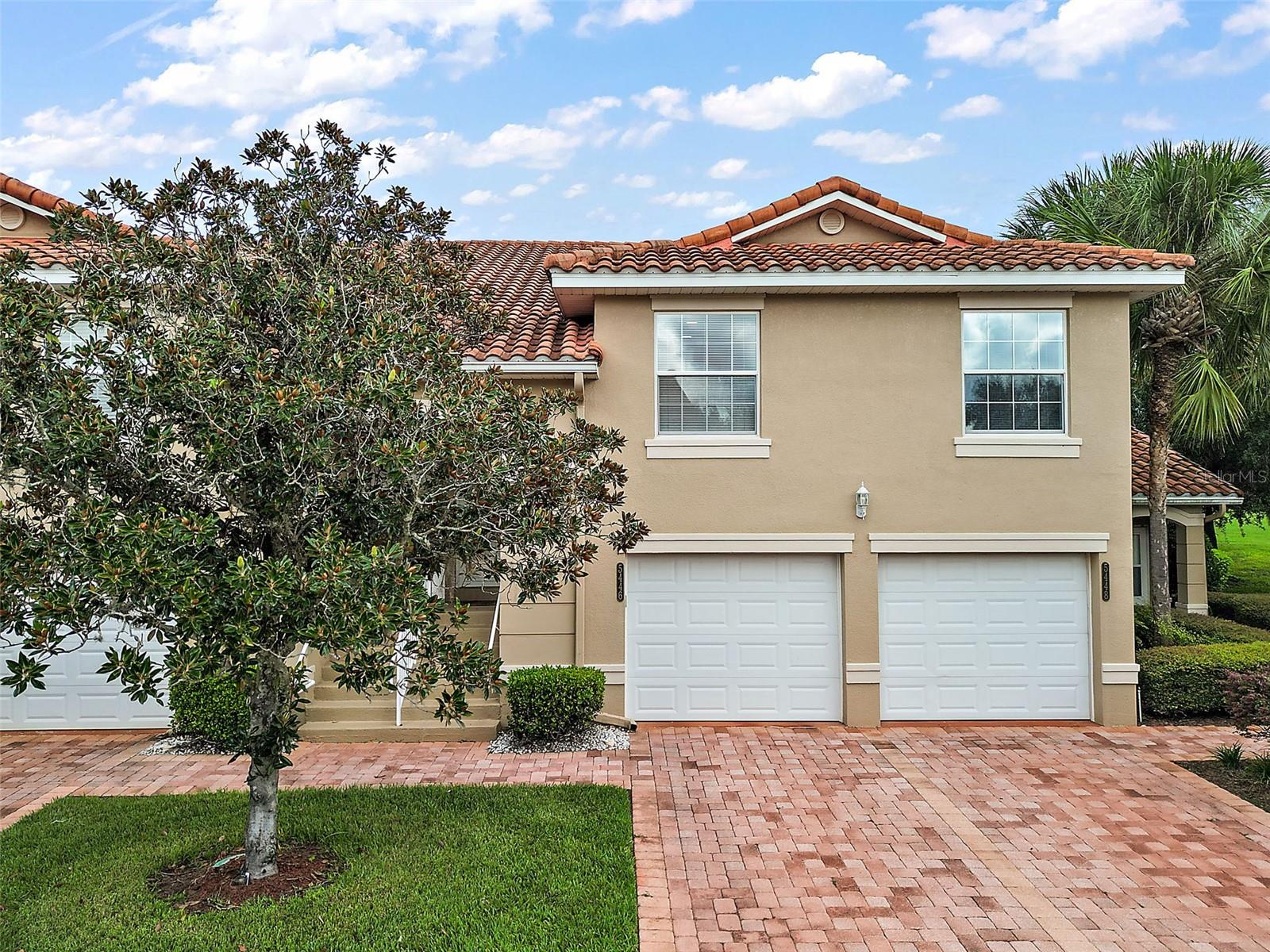 Compass Pt, Oxford, FL 34484