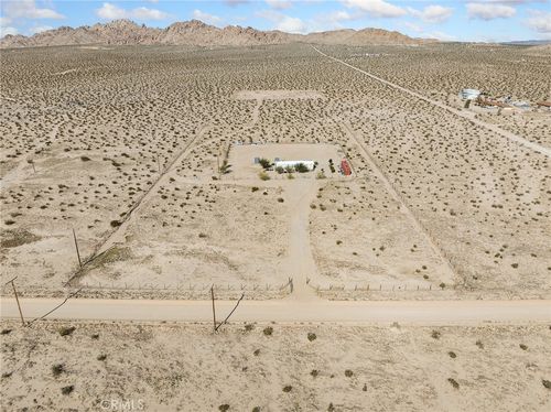 39626 E End Rd, Lucerne Valley, CA, 92356-8006 | Card Image