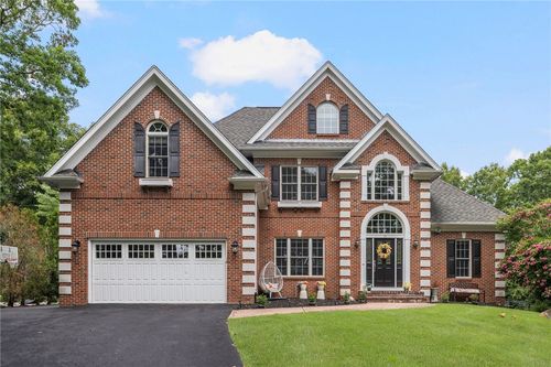 15 Sophia Cir, North Kingstown, RI, 02852-3406 | Card Image