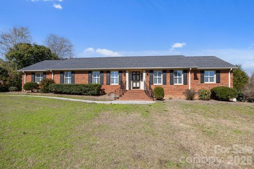 401 Downing Dr, Kings Mountain, NC, 28086-2607 | Card Image