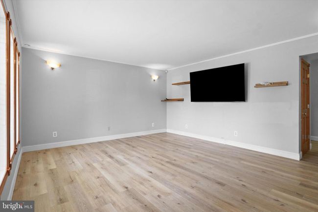 5806 Craig St, House other with 4 bedrooms, 2 bathrooms and null parking in SPRINGFIELD VA | Image 5