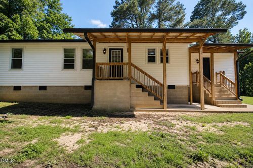 429 S Cross St, Youngsville, NC, 27596-8708 | Card Image