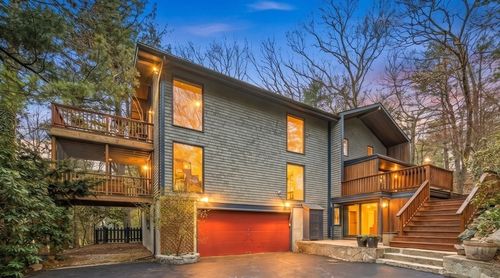 19 Old Rd, Weston, MA, 02493-1617 | Card Image