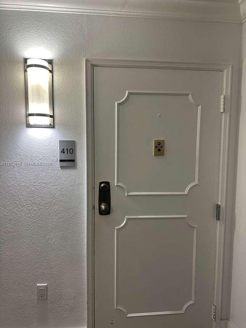 apt-410-210 Sea View Dr, Key Biscayne, FL, 33149-2501 | Card Image