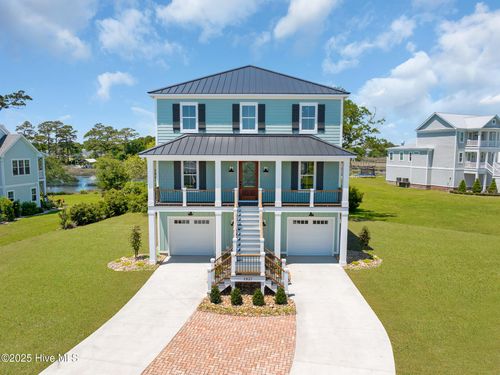 1827 Olde Farm Rd, Morehead City, NC, 28557-3190 | Card Image