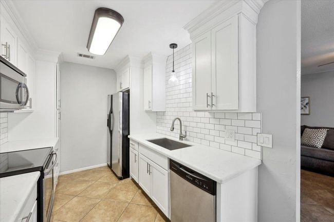 1047 Park Meadow Dr, Condo with 3 bedrooms, 2 bathrooms and null parking in Beaumont TX | Image 12