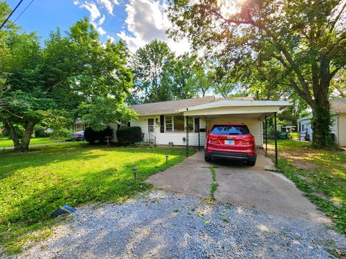 404 N Smith St, Carbondale, IL, 62901-1133 | Card Image