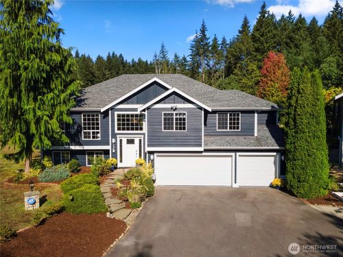 557 Se Spruce Road, Port Orchard, WA, 98367 | Card Image