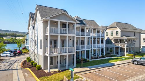 691 Mariner Way, Chattanooga, TN, 37402-2928 | Card Image