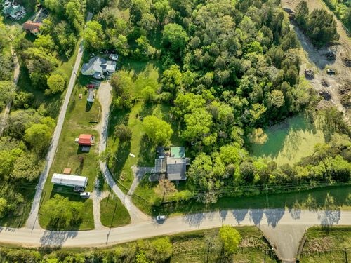 1810 Monsanto Rd, Columbia, TN, 38401-6831 | Card Image