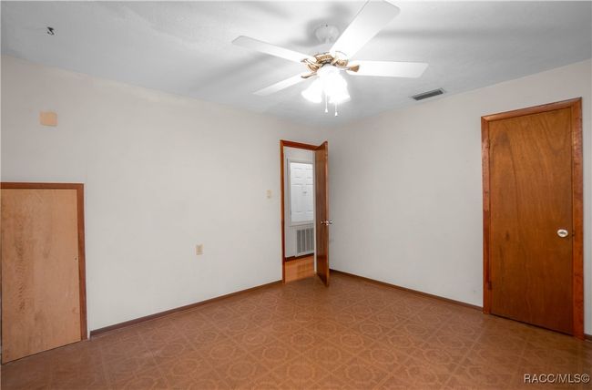19343 Se 91 St Ln, House other with 3 bedrooms, 2 bathrooms and 1 parking in Ocklawaha FL | Image 20