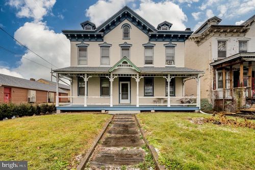 171 N Centre Ave, LEESPORT, PA, 19533-8646 | Card Image