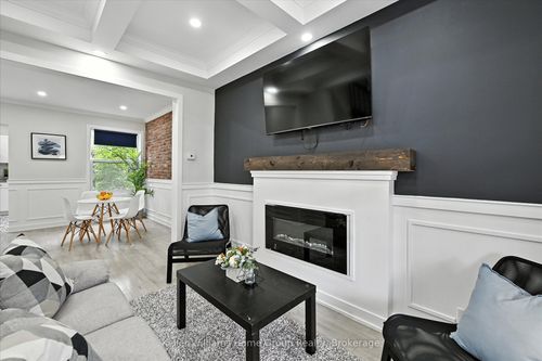 82 Rosemont Ave, Hamilton, ON, L8L2M5 | Card Image