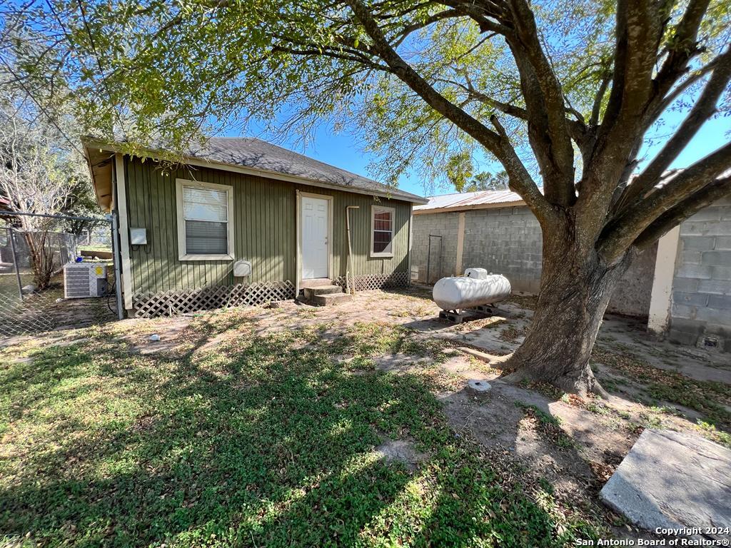 Sylvia Handy St, Weslaco, TX 78599