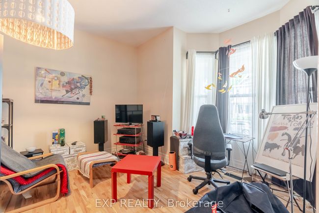 92 Cambridge St N, Home with 3 bedrooms, 2 bathrooms and 3 parking in Ottawa ON | Image 6