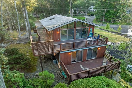 150 Hesperus Ave, Gloucester, MA, 01930-5242 | Card Image