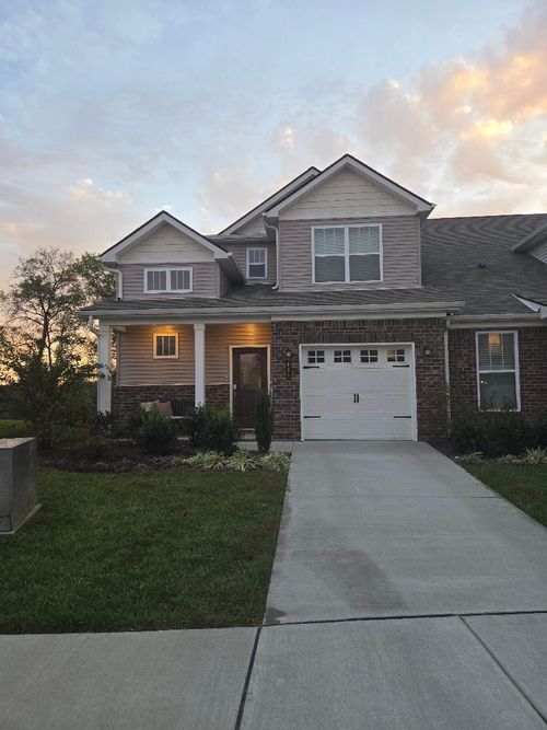 647 Birdie Dr, Spring Hill, TN, 37174-9801 | Card Image