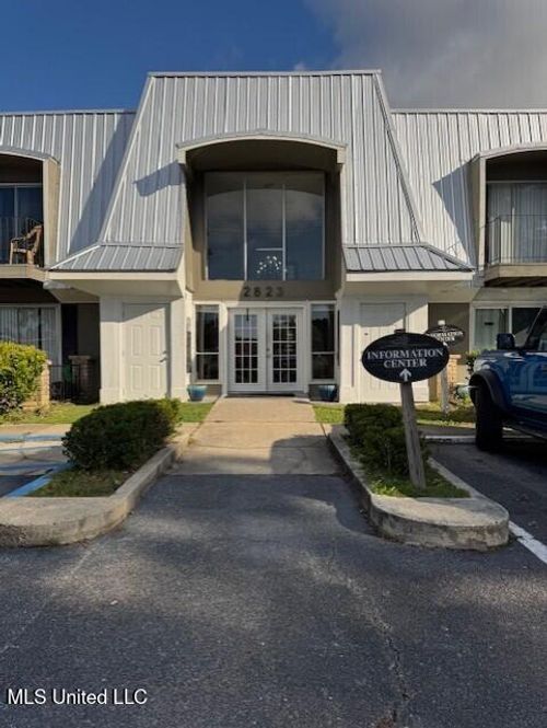2823 Bienville Blvd, Ocean Springs, MS, 39564-4352 | Card Image