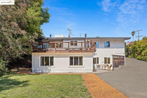 2871 Stephen Dr, Richmond, CA, 94803-2321 | Card Image