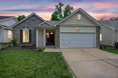 457 Winter Bluff Dr, Fenton, MO, 63026-6577 | Card Image