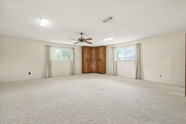 100 Hillcrest St, House other with 3 bedrooms, 2 bathrooms and null parking in Sanger TX | Image 8