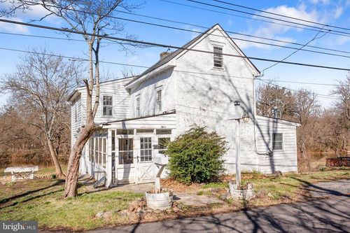 3611 Lower Rd, LEVITTOWN, PA, 19056-3212 | Card Image