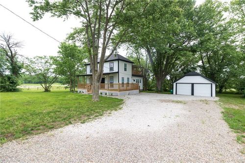 21195 S Woodland Rd, Spring Hill, KS, 66083-3069 | Card Image