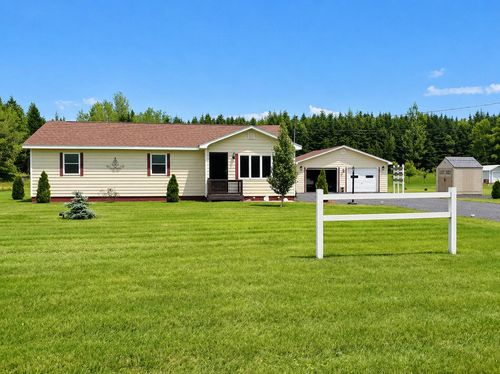 127 Madawaska Road, Caribou, ME, 04736 | Card Image