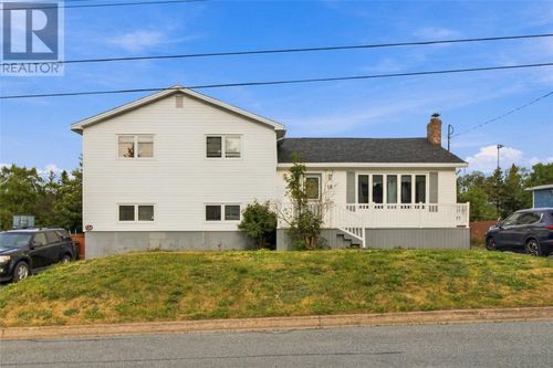 13 Penmore Dr, Mount Pearl, NL, A1N1T3 | Card Image