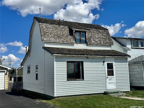 117 2nd Avenue E, Biggar, SK, S0K0M0 | Card Image