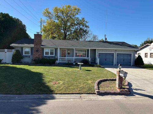 101 Alice Ave, Newton, KS, 67114-3220 | Card Image