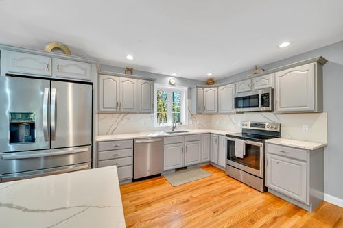 8 Stonewall Way, Newmarket, NH, 03857-2099 | Card Image